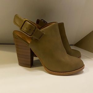 🌲 Heart in D Heels